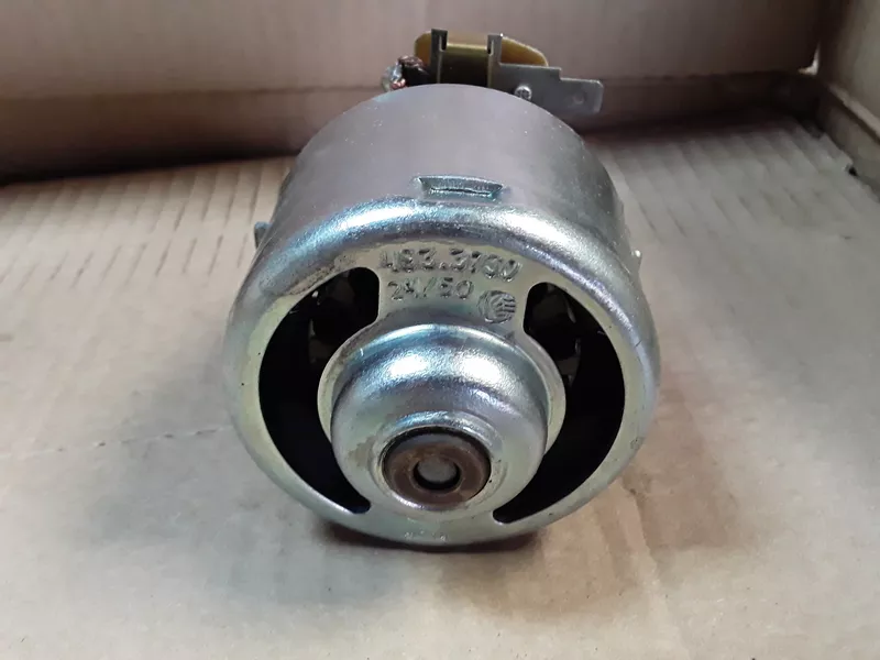 Мотор (привод) 493-3730 вентилятора отопителя 24V 8